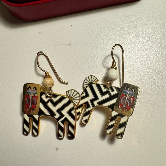 Laurel Burch brooch pin and earrings - Picture 3 of 4